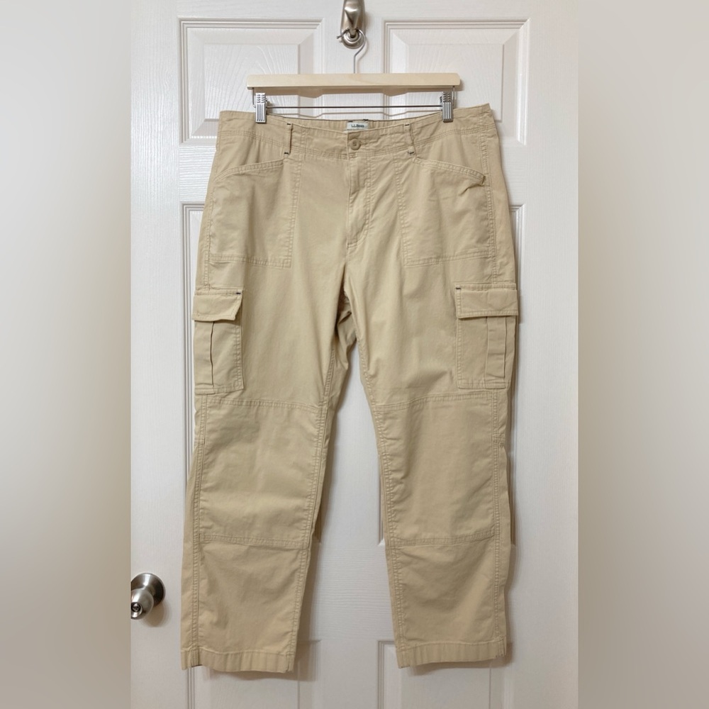 L.L. Bean Women’s Tan Favorite Fit Stretch Canvas Cargo Pants 18 Petite Utility